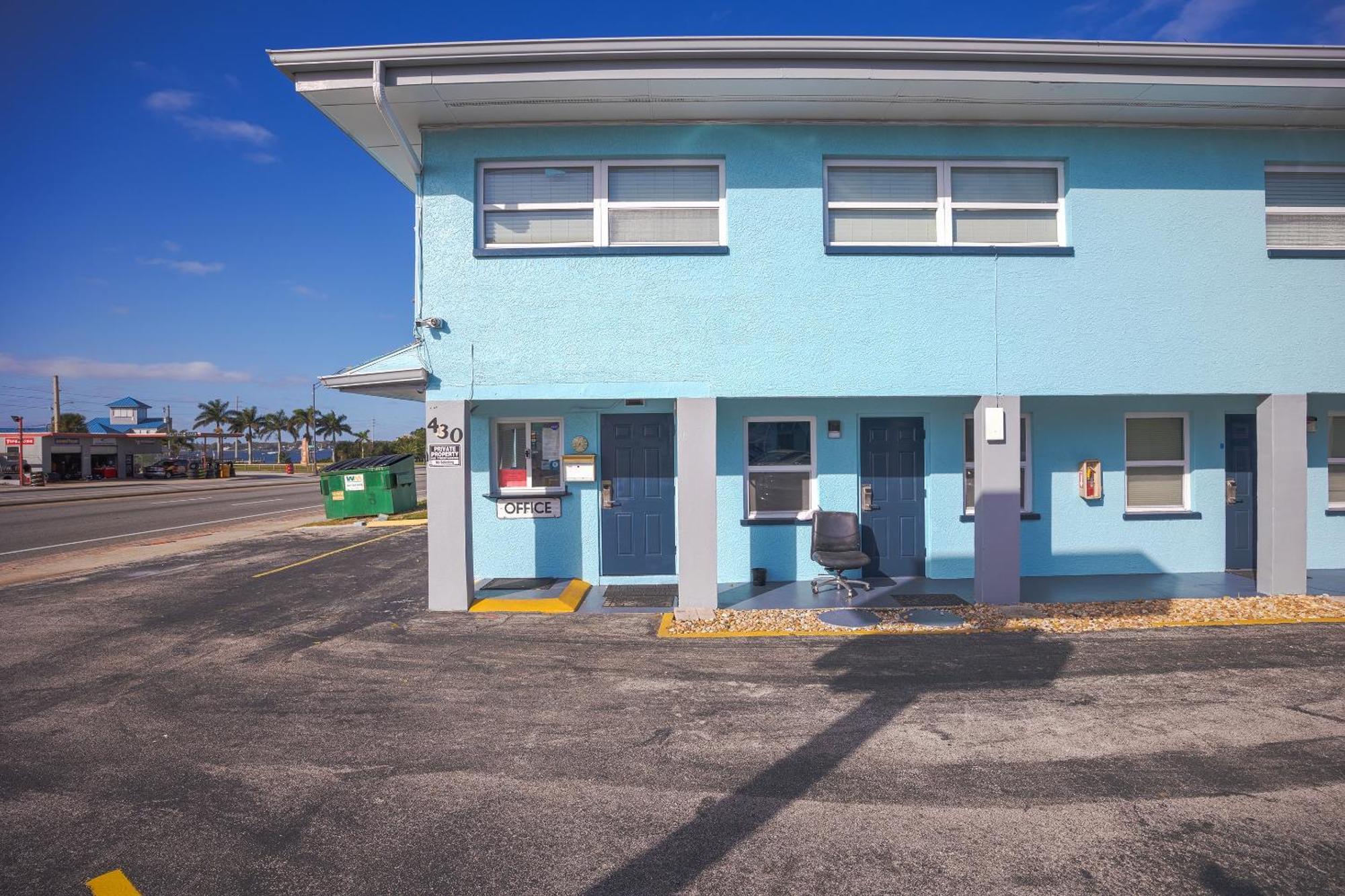 Aladdin Motel By Oyo Merritt Island Exteriör bild